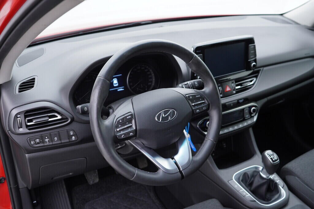 OV190V09507_21.webp_I30 Family Smart 1.0  88 kW manuál