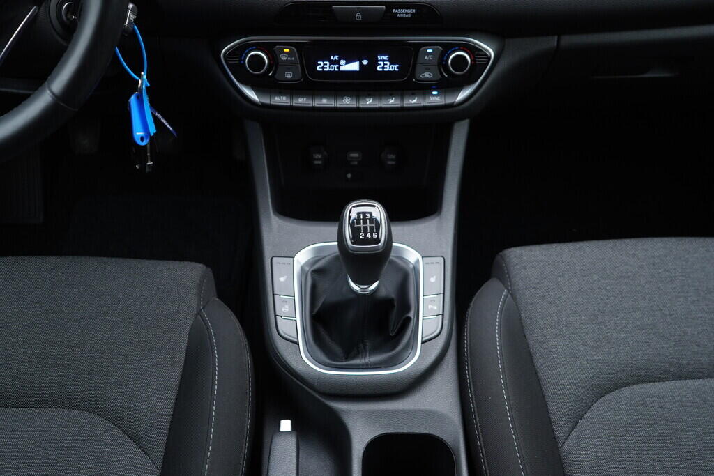 OV190V09507_30.webp_I30 Family Smart 1.0  88 kW manuál