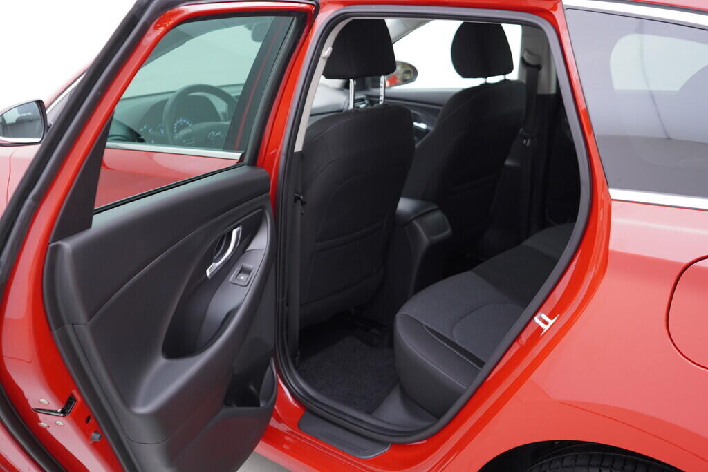 OV190V09507_31.webp_I30 Family Smart 1.0  88 kW manuál