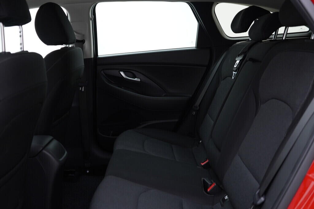 OV190V09507_32.webp_I30 Family Smart 1.0  88 kW manuál