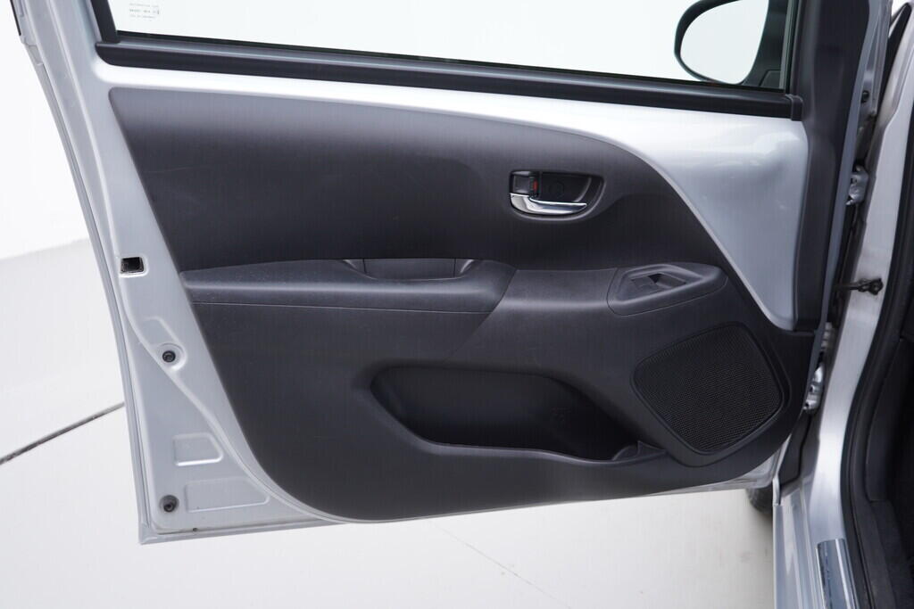 OV190V09513_19.webp_AYGO X-Play Team D 1.0  51 kW manuál