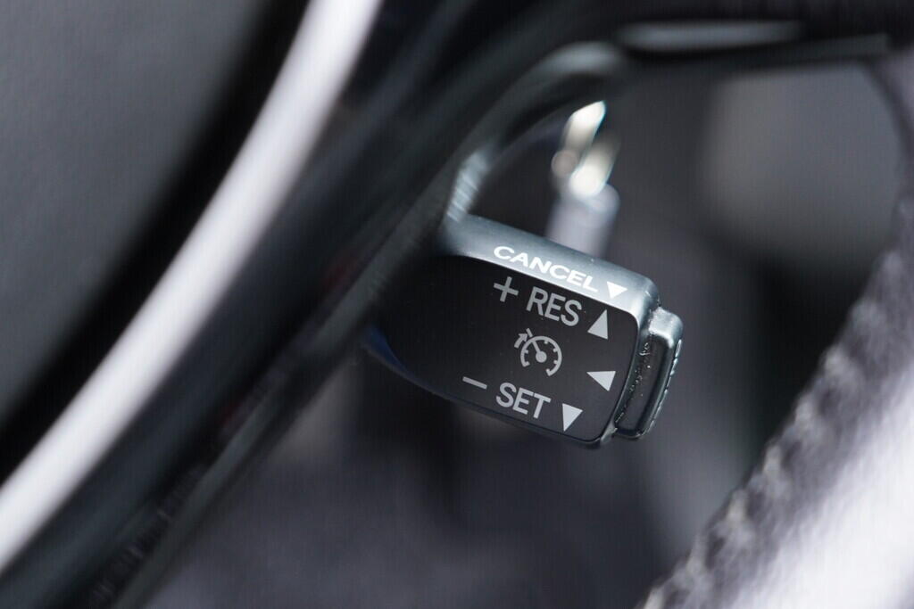 OV190V09513_25.webp_AYGO X-Play Team D 1.0  51 kW manuál