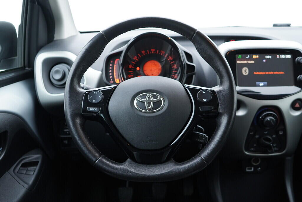 OV190V09513_27.webp_AYGO X-Play Team D 1.0  51 kW manuál