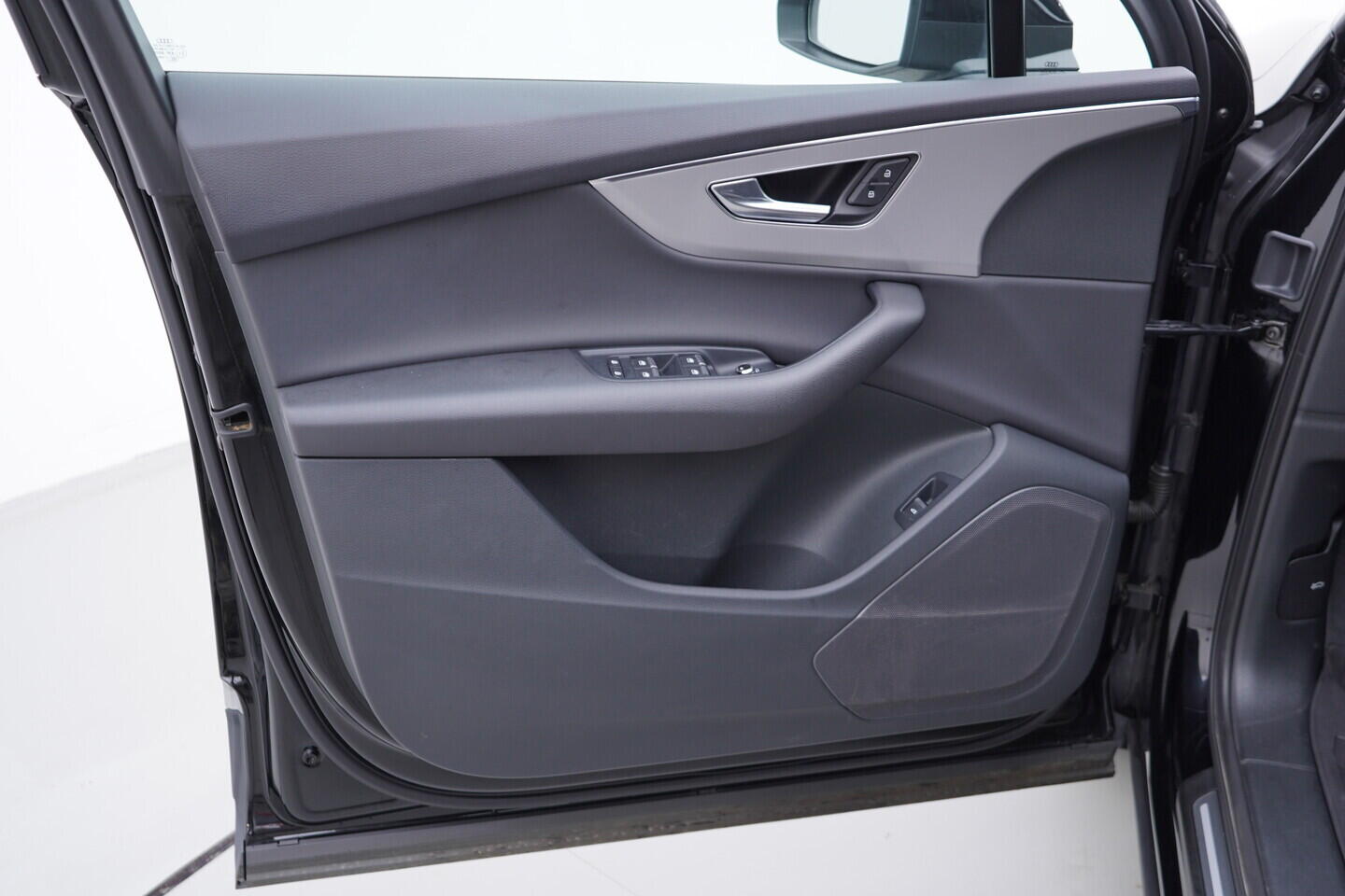 OV190V09519_19.webp_Q7  3.0 TDI 210 kW automat, DPH