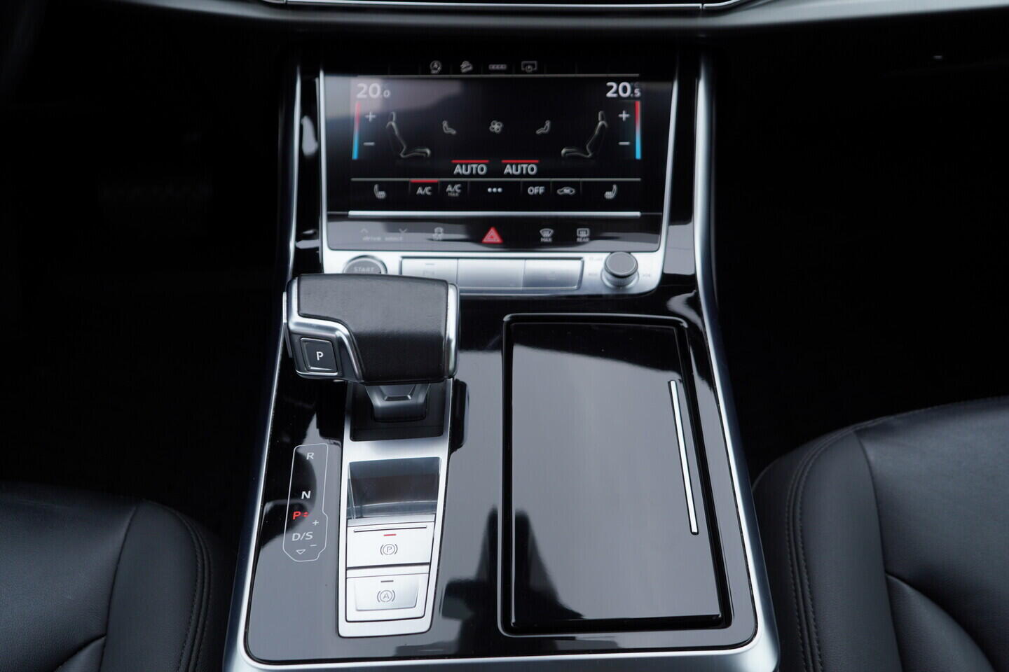 OV190V09519_33.webp_Q7  3.0 TDI 210 kW automat, DPH