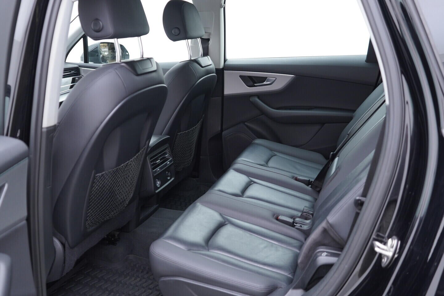OV190V09519_46.webp_Q7  3.0 TDI 210 kW automat, DPH