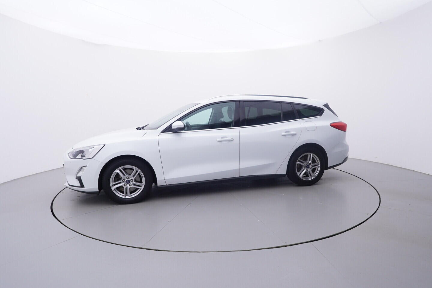 OV190V09521_11.webp_FOCUS Cool&Connect 1.5  88 kW manuál