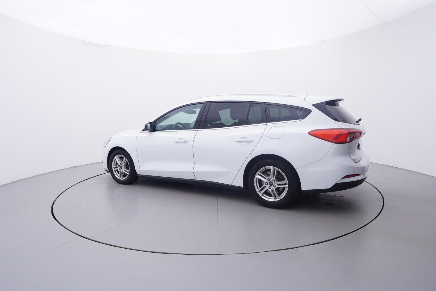 OV190V09521_12.webp_FOCUS Cool&Connect 1.5  88 kW manuál