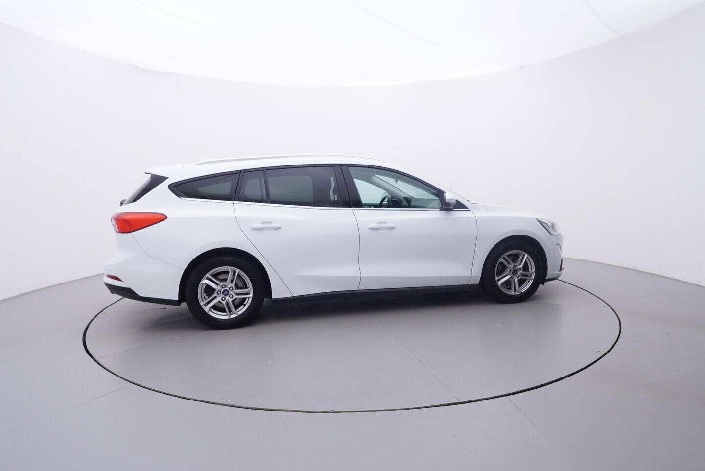 OV190V09521_15.webp_FOCUS Cool&Connect 1.5  88 kW manuál