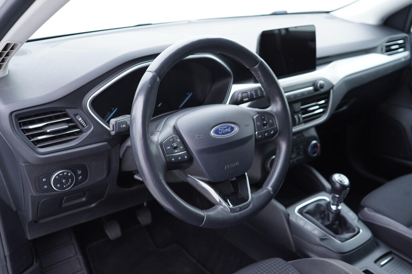 OV190V09521_21.webp_FOCUS Cool&Connect 1.5  88 kW manuál