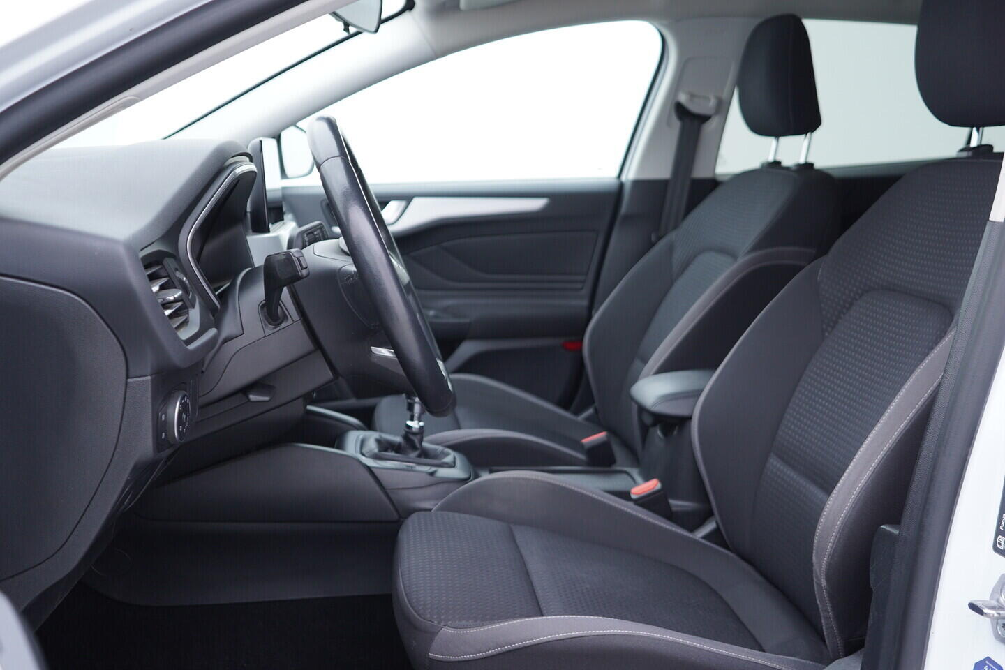 OV190V09521_22.webp_FOCUS Cool&Connect 1.5  88 kW manuál