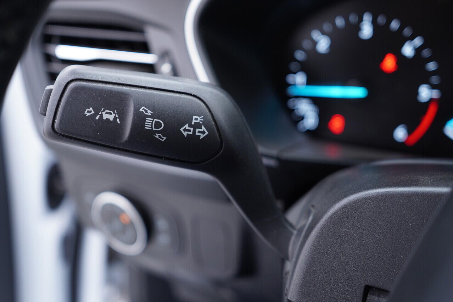 OV190V09521_23.webp_FOCUS Cool&Connect 1.5  88 kW manuál