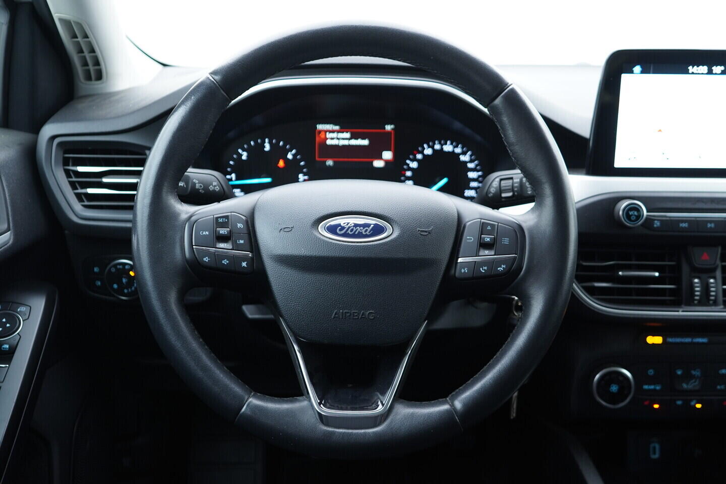 OV190V09521_26.webp_FOCUS Cool&Connect 1.5  88 kW manuál