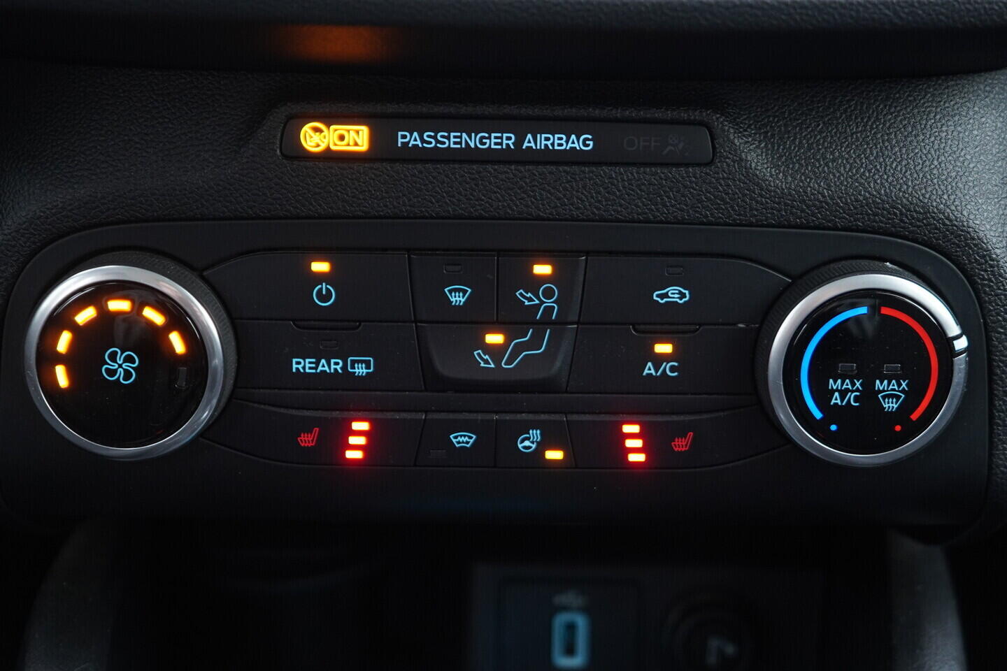 OV190V09521_30.webp_FOCUS Cool&Connect 1.5  88 kW manuál