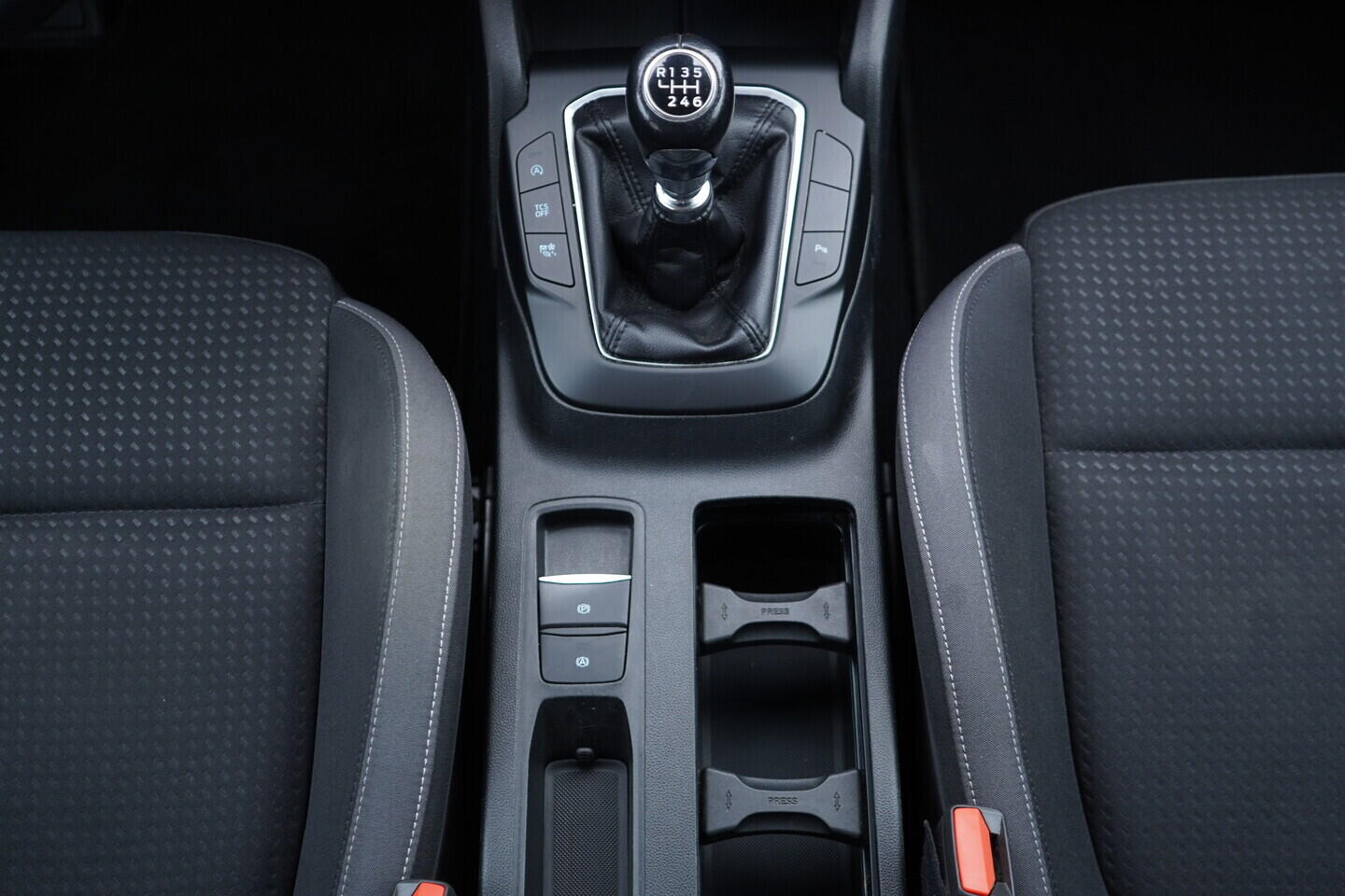 OV190V09521_31.webp_FOCUS Cool&Connect 1.5  88 kW manuál