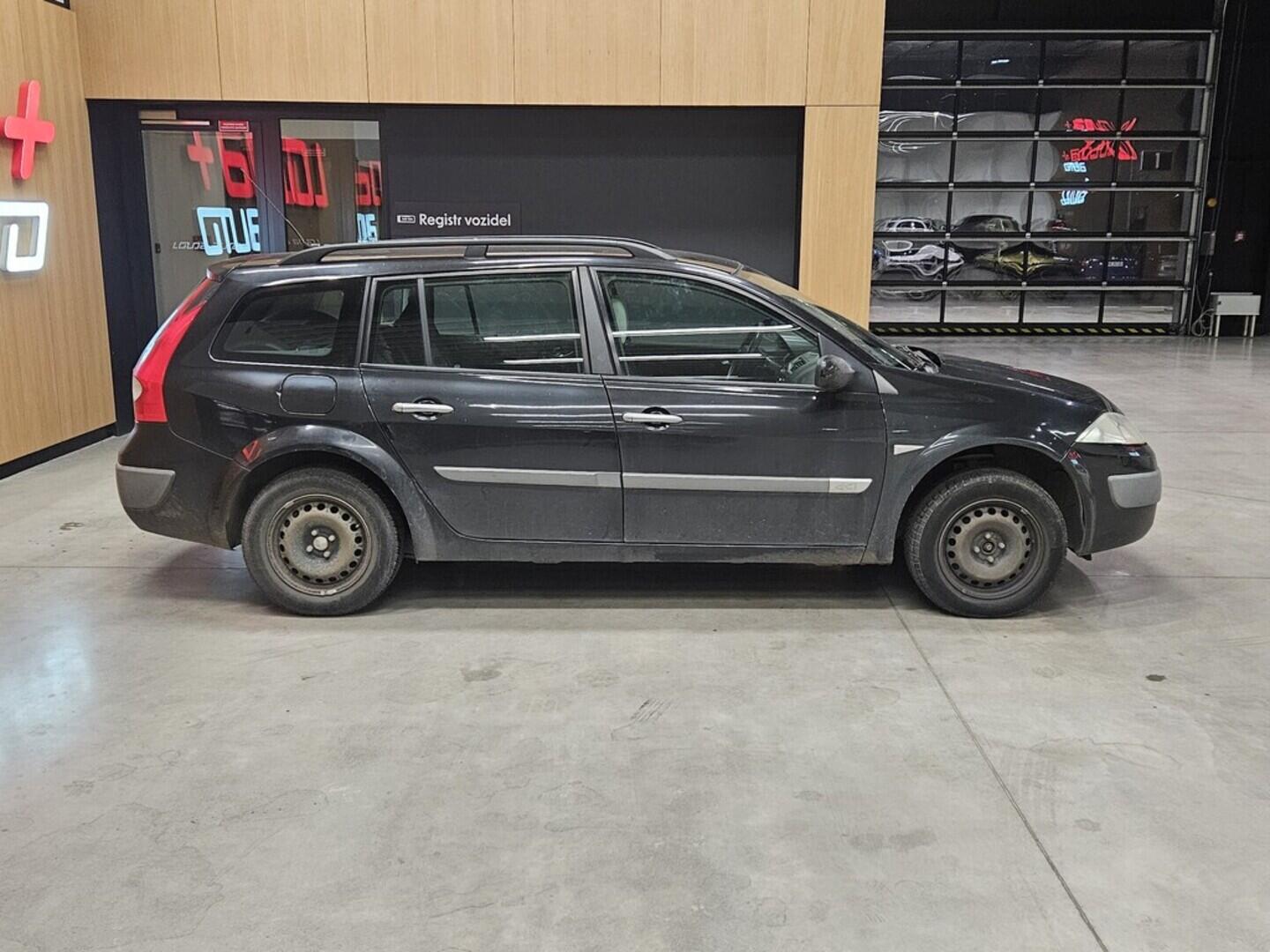 OV190V09522_12.webp_MÉGANE  1.5 Dci 74 kW manuál