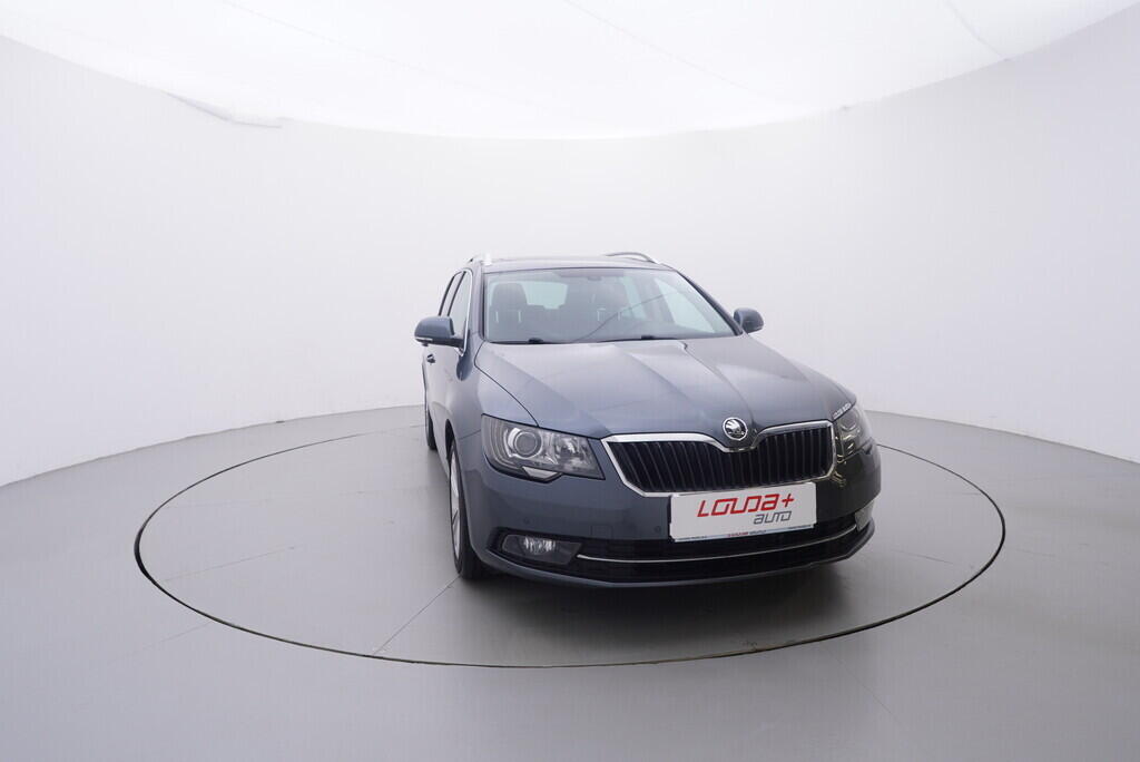 OV190V09523_17.webp_SUPERB Elegance 2.0 TDI 103 kW manuál