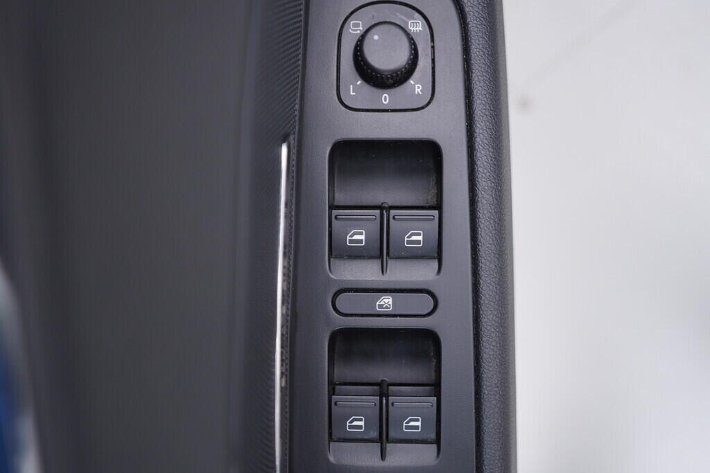 OV190V09523_20.webp_SUPERB Elegance 2.0 TDI 103 kW manuál