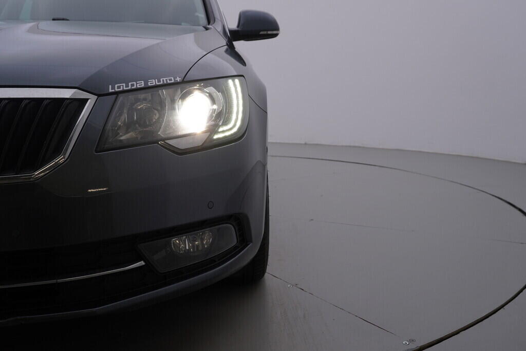 OV190V09523_41.webp_SUPERB Elegance 2.0 TDI 103 kW manuál