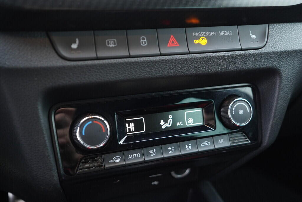 OV190V09525_31.webp_FABIA Monte Carlo 1.0 TSI 70 kW automat