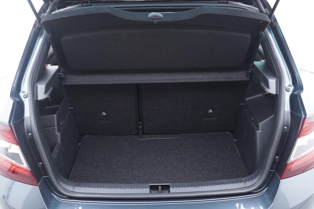 OV190V09525_35.webp_FABIA Monte Carlo 1.0 TSI 70 kW automat