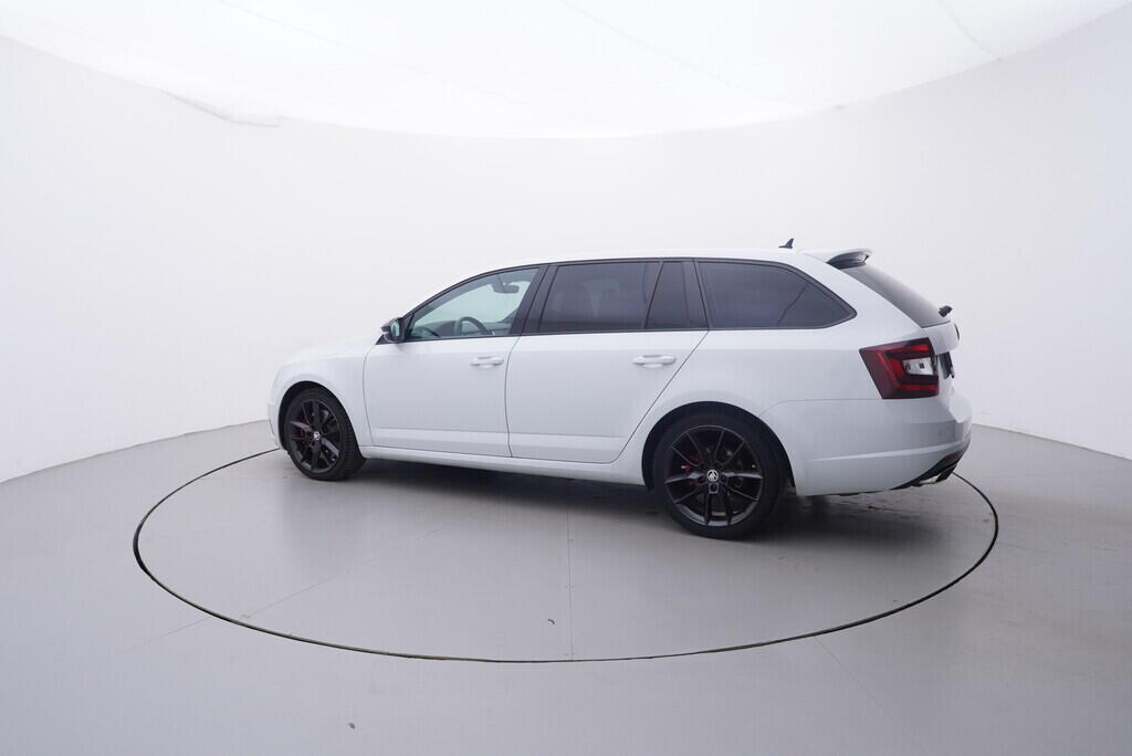 OV190V09526_12.webp_OCTAVIA RS 230 2.0 TSI 169 kW automat