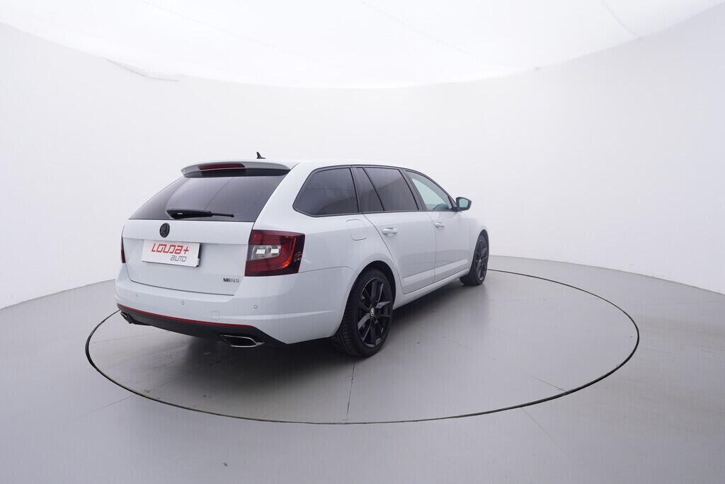 OV190V09526_14.webp_OCTAVIA RS 230 2.0 TSI 169 kW automat
