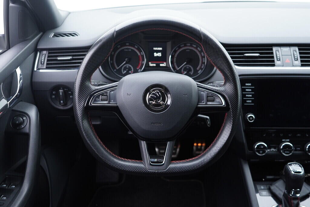 OV190V09526_24.webp_OCTAVIA RS 230 2.0 TSI 169 kW automat