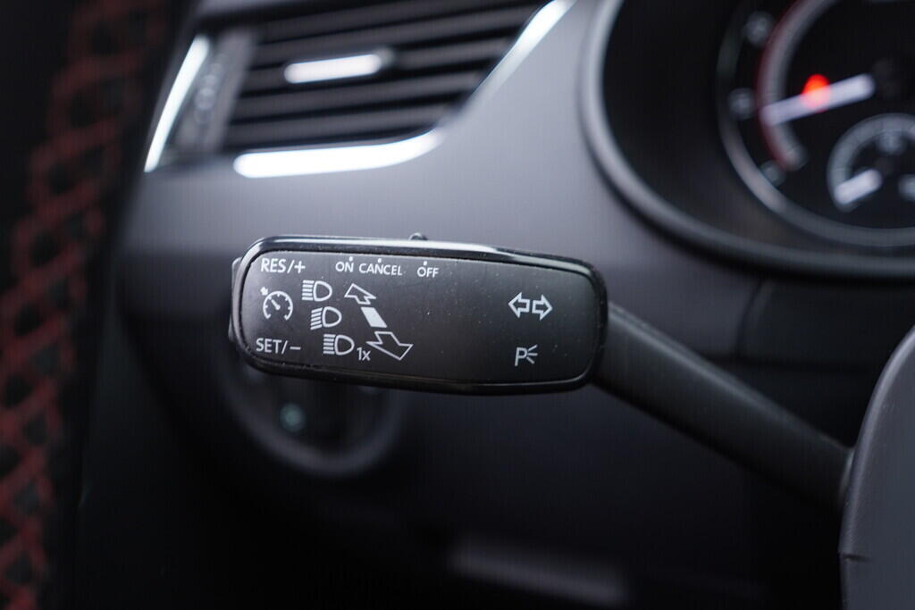 OV190V09526_25.webp_OCTAVIA RS 230 2.0 TSI 169 kW automat