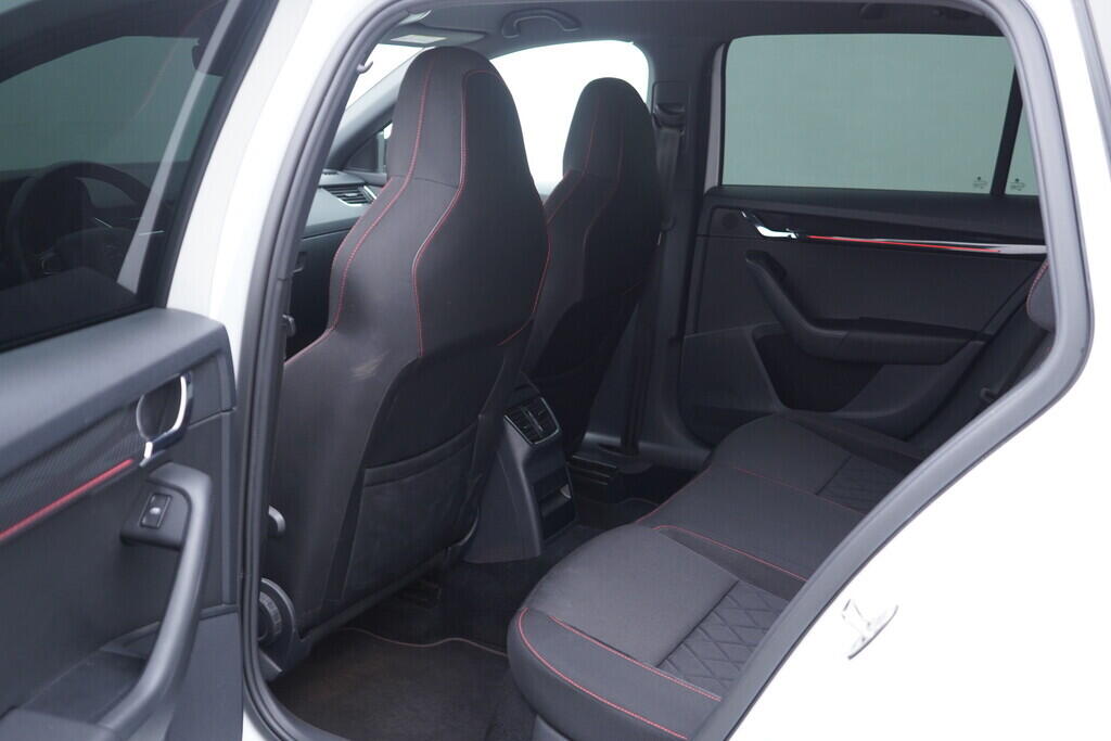 OV190V09526_33.webp_OCTAVIA RS 230 2.0 TSI 169 kW automat