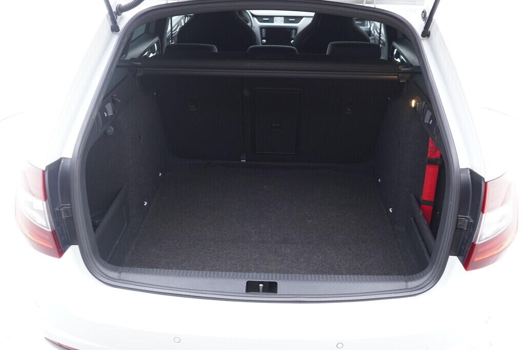 OV190V09526_34.webp_OCTAVIA RS 230 2.0 TSI 169 kW automat