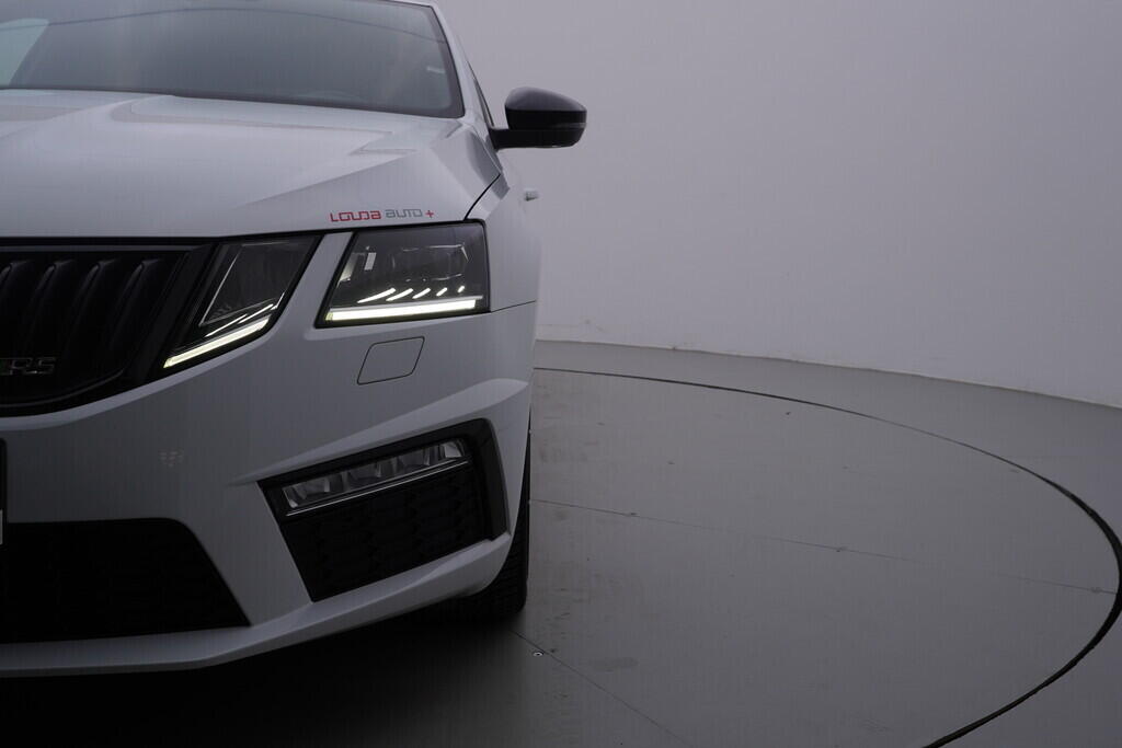 OV190V09526_38.webp_OCTAVIA RS 230 2.0 TSI 169 kW automat