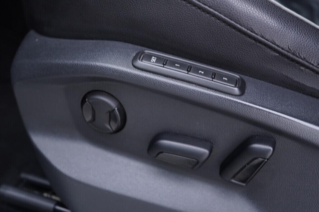 OV190V09527_22.webp_TIGUAN Carat 2.0 TDI 110 kW automat