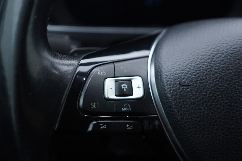 OV190V09527_27.webp_TIGUAN Carat 2.0 TDI 110 kW automat