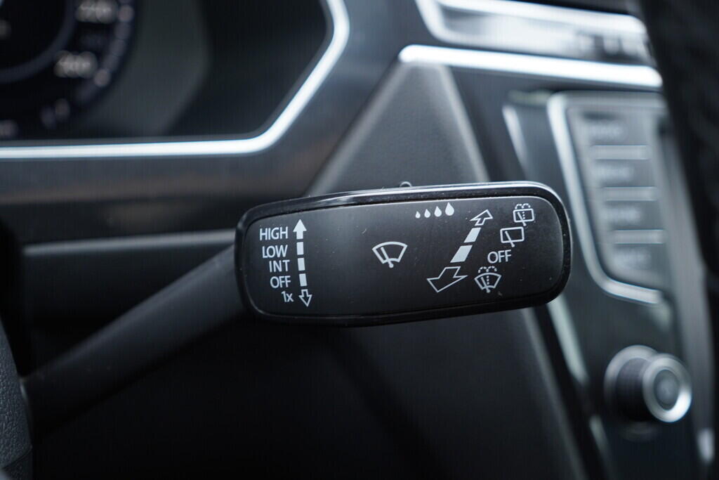OV190V09527_30.webp_TIGUAN Carat 2.0 TDI 110 kW automat