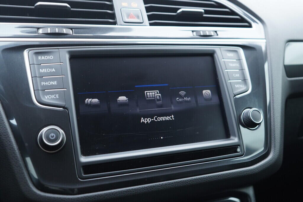 OV190V09527_33.webp_TIGUAN Carat 2.0 TDI 110 kW automat