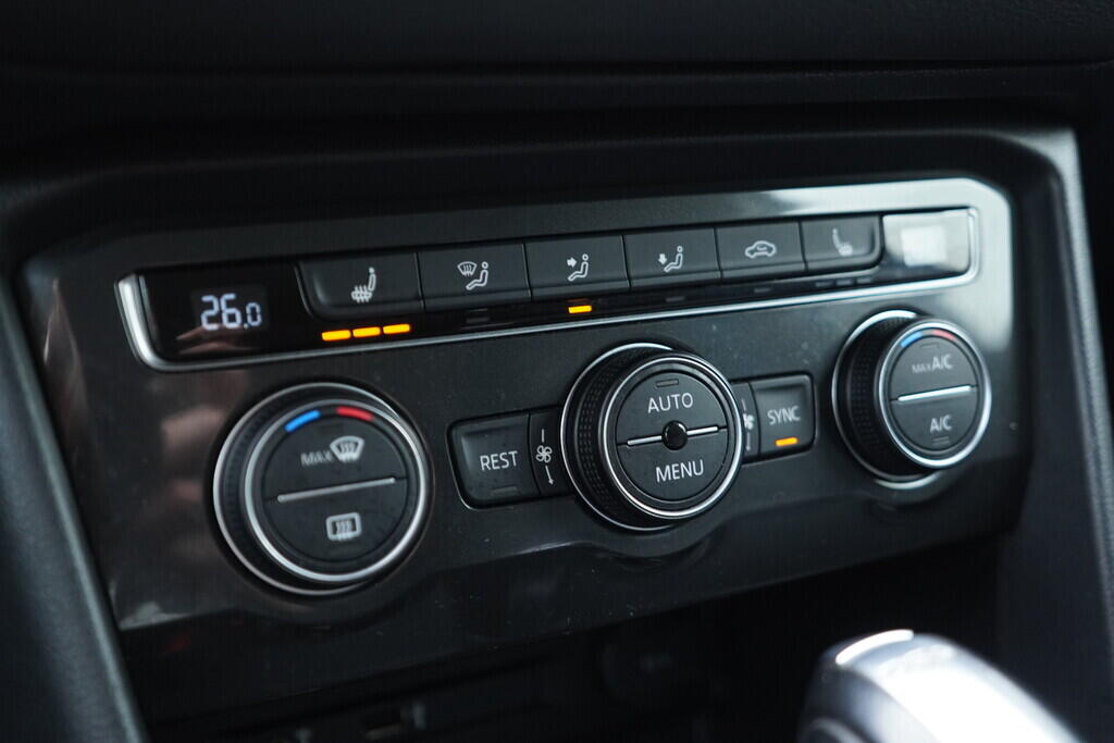 OV190V09527_35.webp_TIGUAN Carat 2.0 TDI 110 kW automat