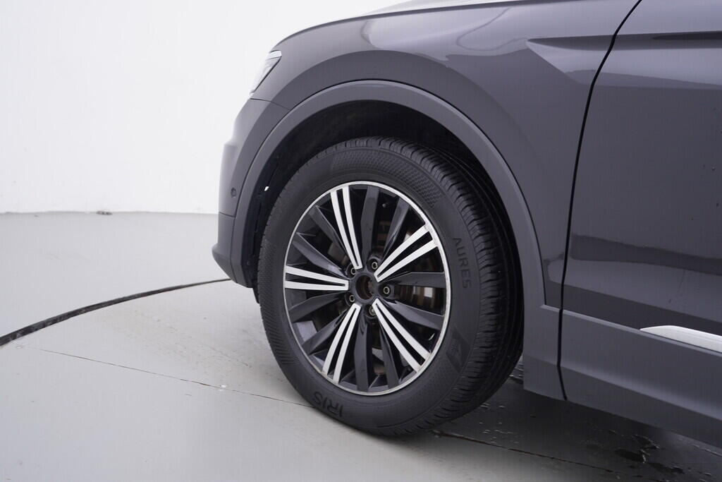OV190V09527_40.webp_TIGUAN Carat 2.0 TDI 110 kW automat
