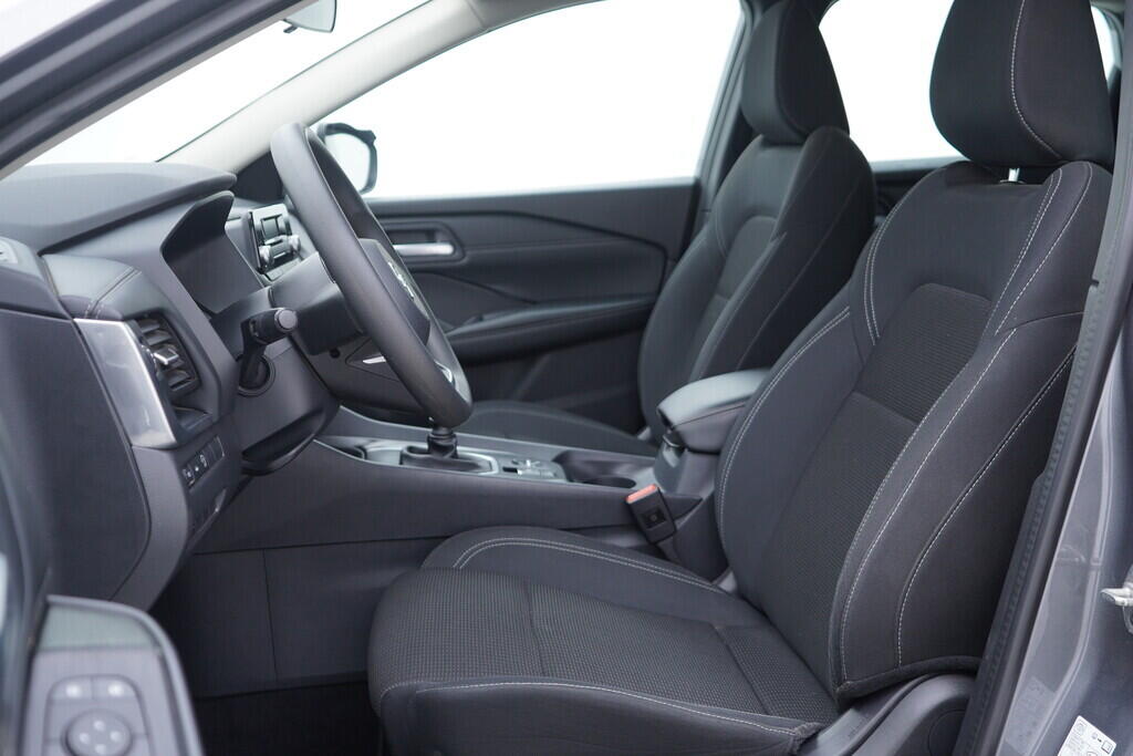 OV190V09528_22.webp_QASHQAI Visia 1.3  103 kW manuál