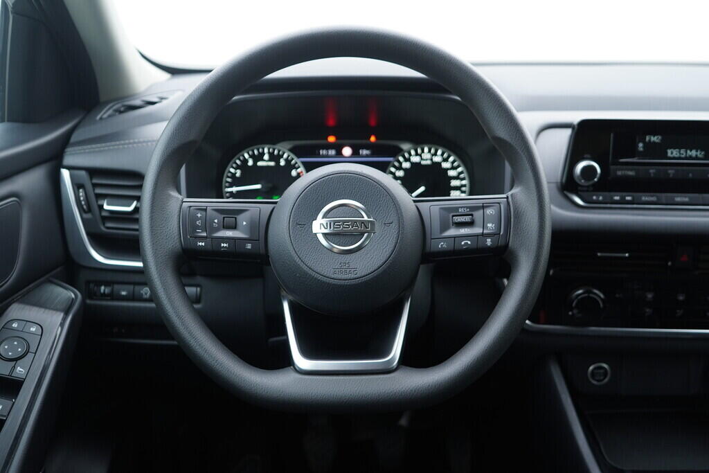 OV190V09528_26.webp_QASHQAI Visia 1.3  103 kW manuál