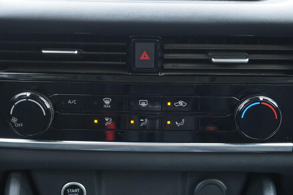 OV190V09528_28.webp_QASHQAI Visia 1.3  103 kW manuál