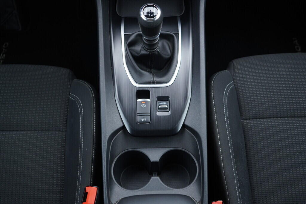 OV190V09528_29.webp_QASHQAI Visia 1.3  103 kW manuál