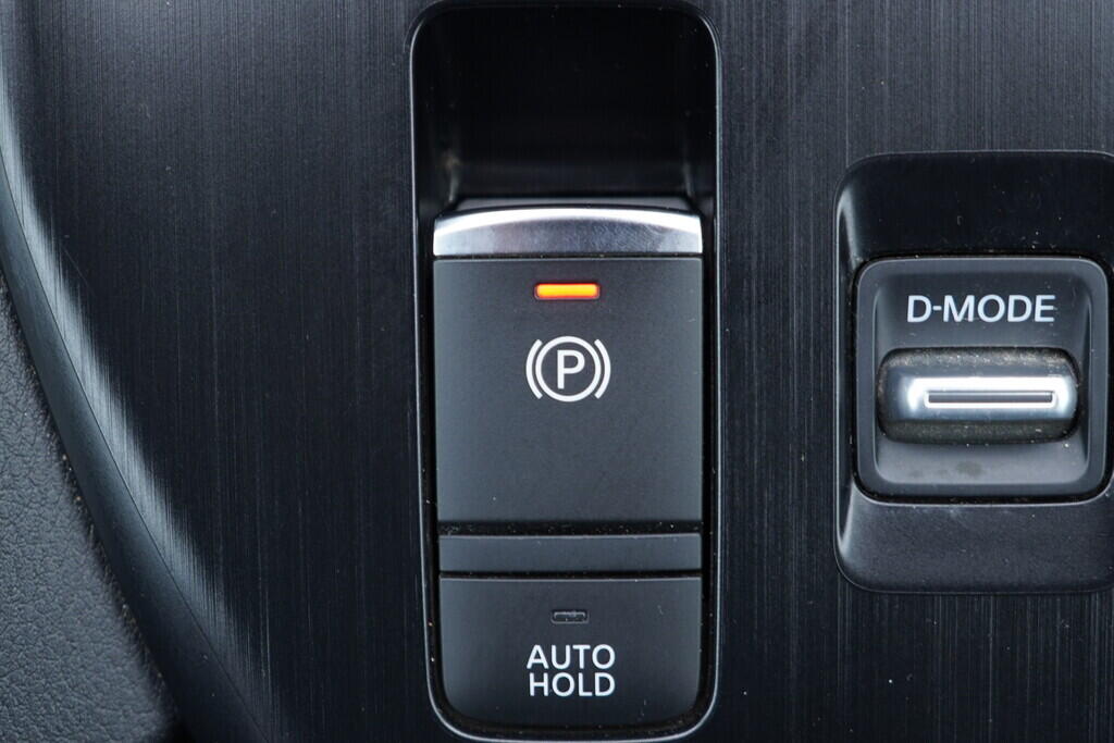 OV190V09528_30.webp_QASHQAI Visia 1.3  103 kW manuál