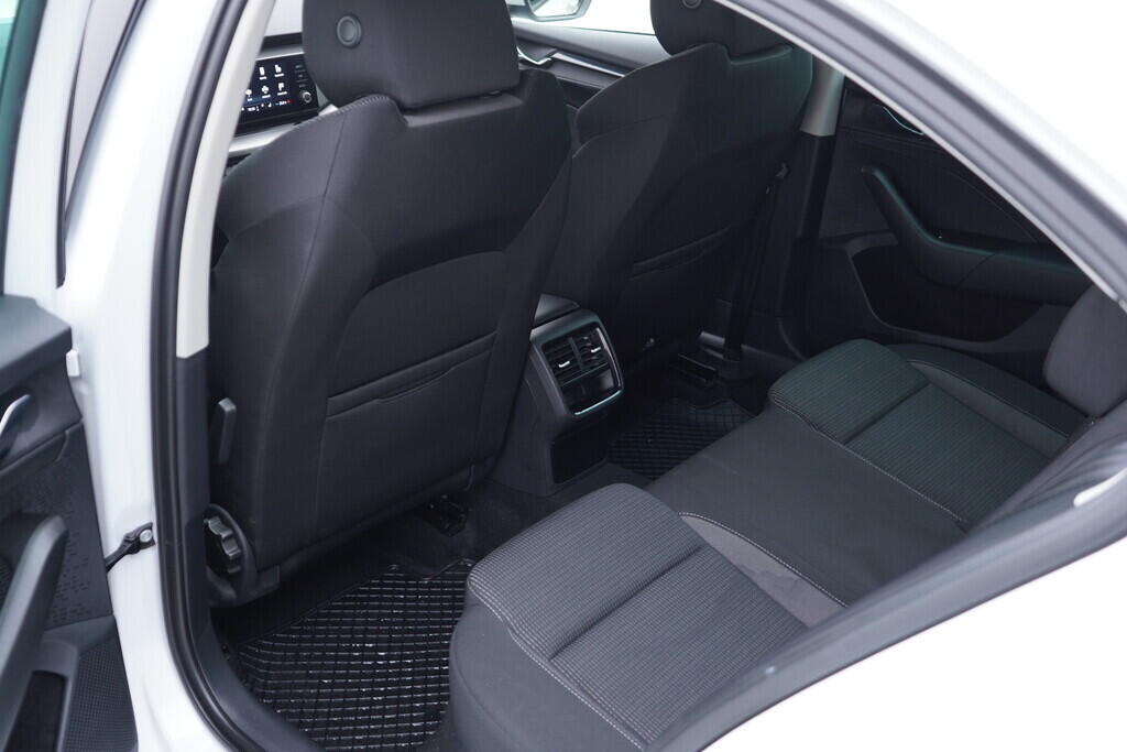 OV190V09537_34.webp_OCTAVIA Ambition 1.0 TSI 81 kW automat, DPH