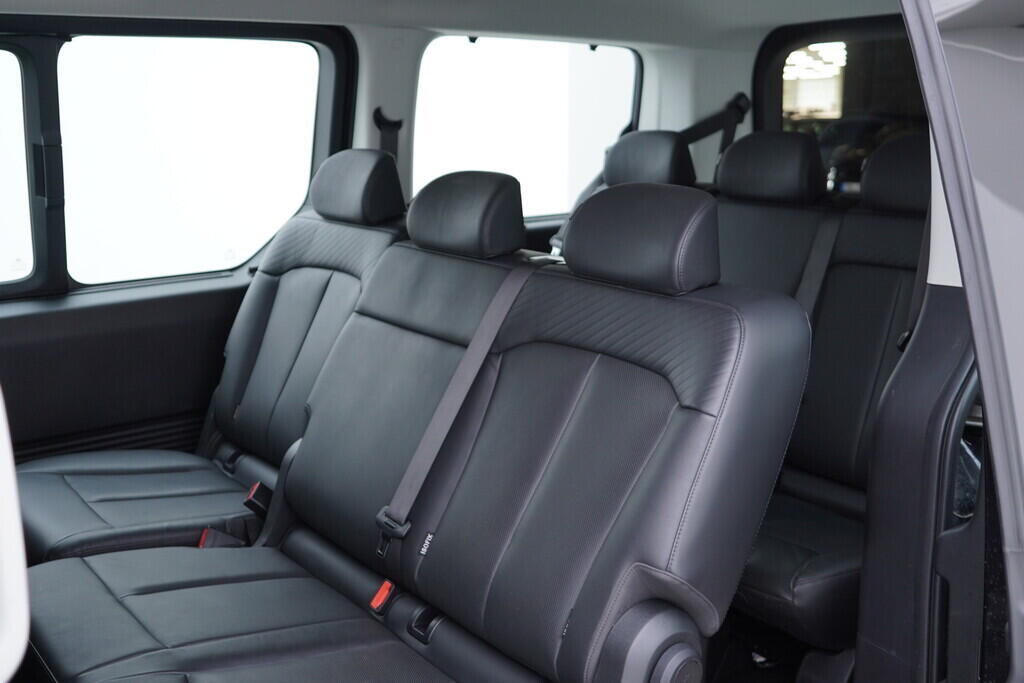 OV190V09539_38.webp_STARIA Style Premium 2.2 CR 130 kW automat, DPH