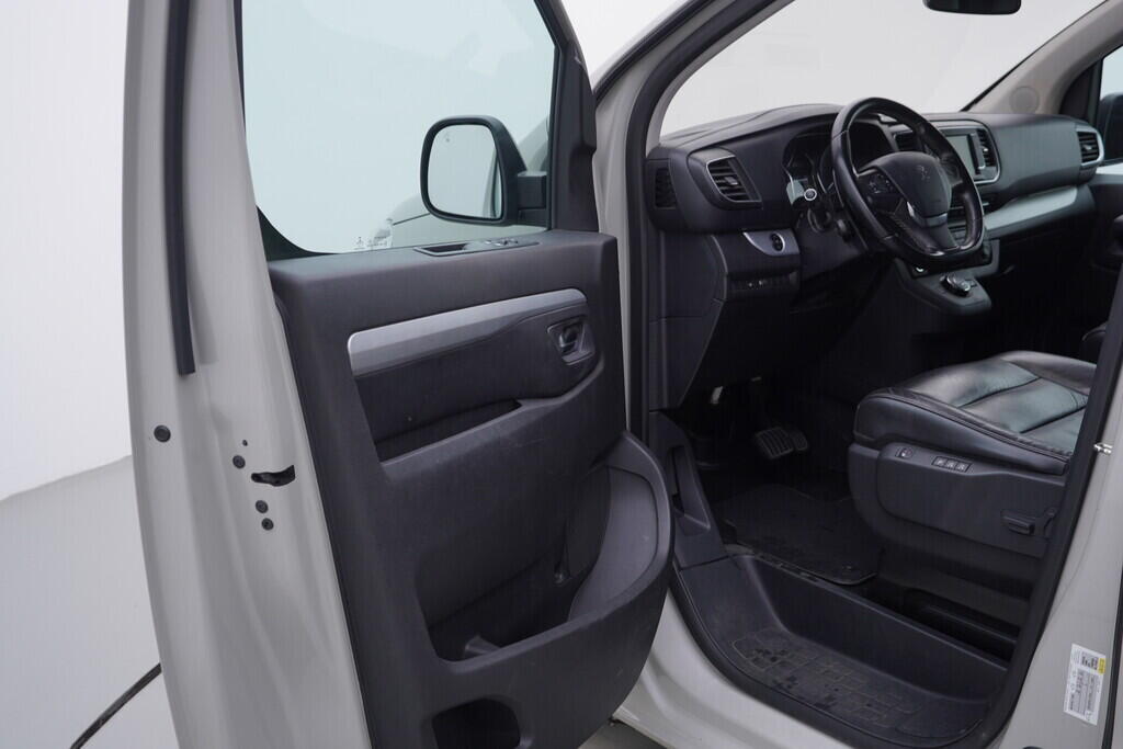 OV190V09541_18.webp_TRAVELLER  2.0 HDI 130 kW automat