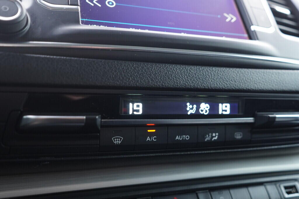 OV190V09541_34.webp_TRAVELLER  2.0 HDI 130 kW automat