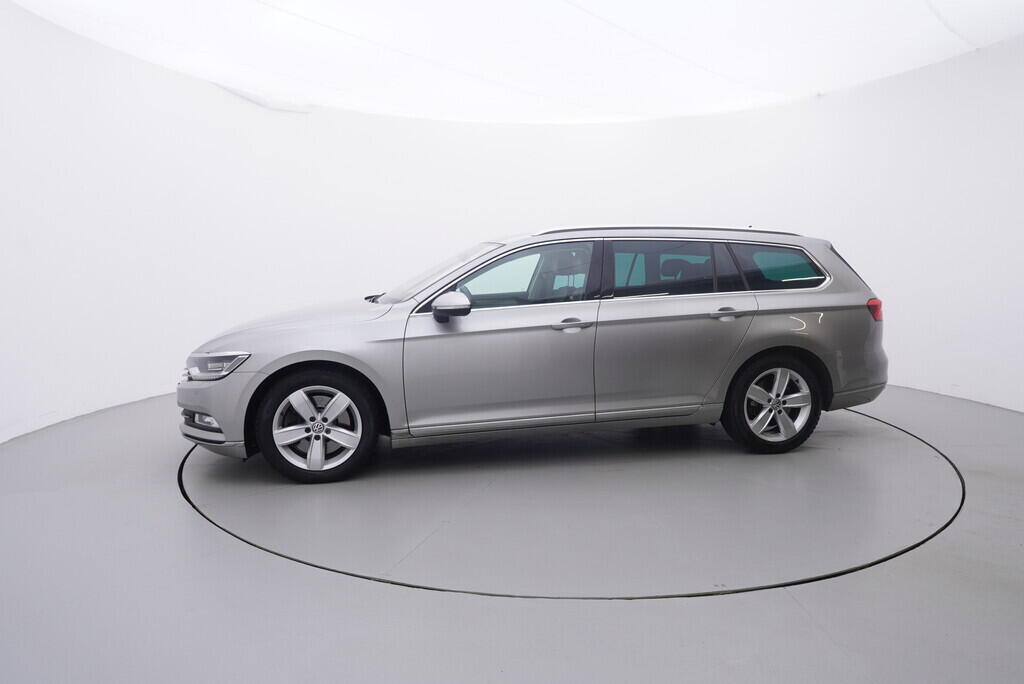 OV190V09543_11.webp_PASSAT Highline 2.0 TDI 176 kW automat, DPH