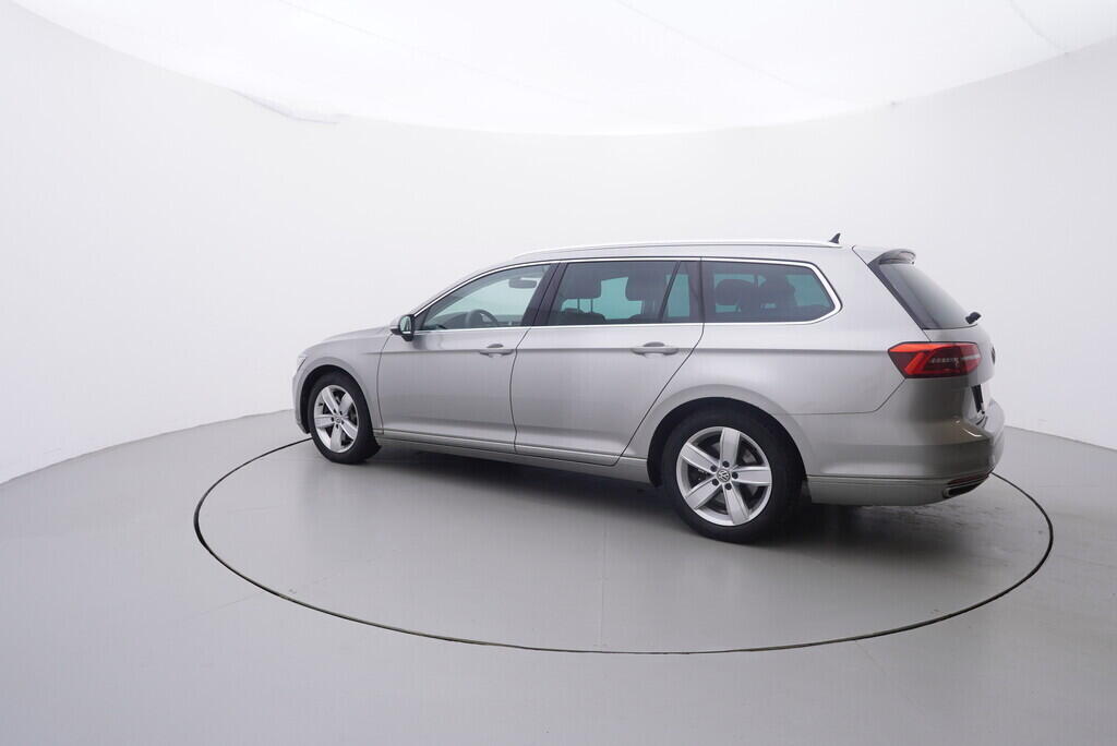 OV190V09543_12.webp_PASSAT Highline 2.0 TDI 176 kW automat, DPH