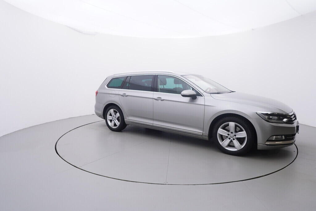 OV190V09543_16.webp_PASSAT Highline 2.0 TDI 176 kW automat, DPH